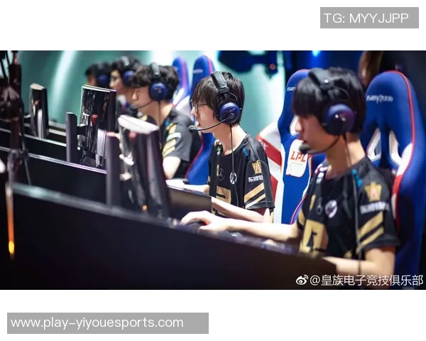 和平精英热议RNG战队配合争议引发S15赛季LOL讨论热潮 和平精英热议RNG战队配合争议引发S15赛季LOL讨论热潮